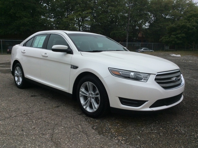 Pre-Owned 2016 Ford Taurus SEL 4D Sedan in Detroit area #GG103973 | Ray ...